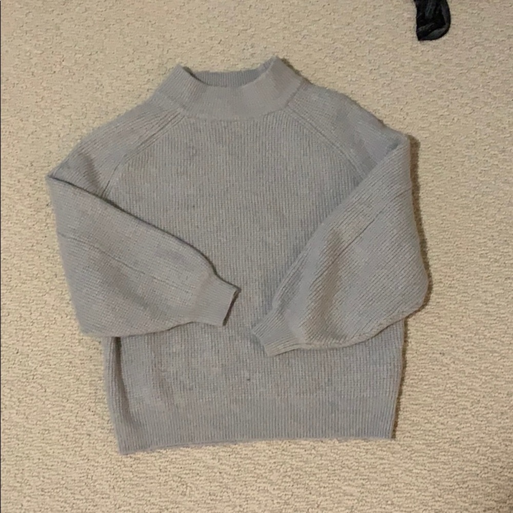 grey hoodie
